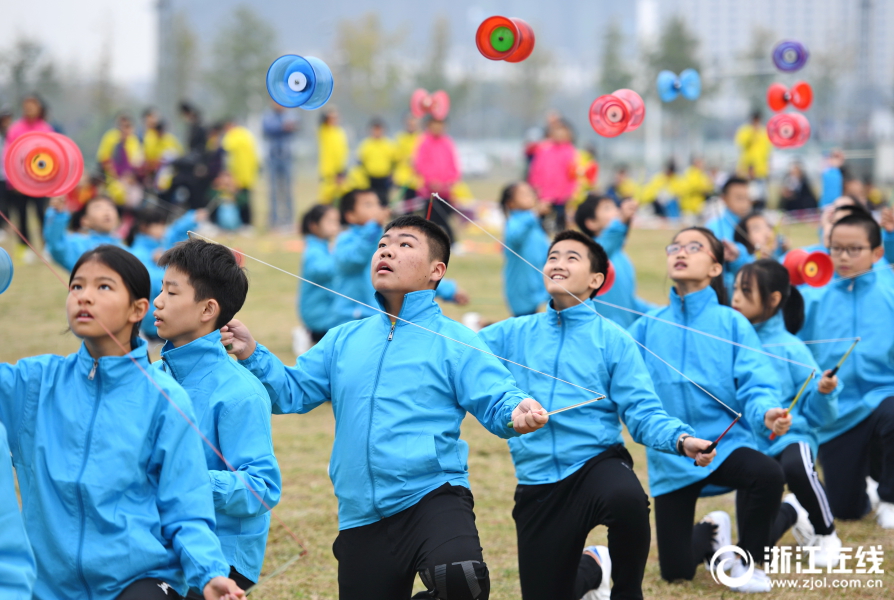 三角战略铁匠的武器加点优先度是什么